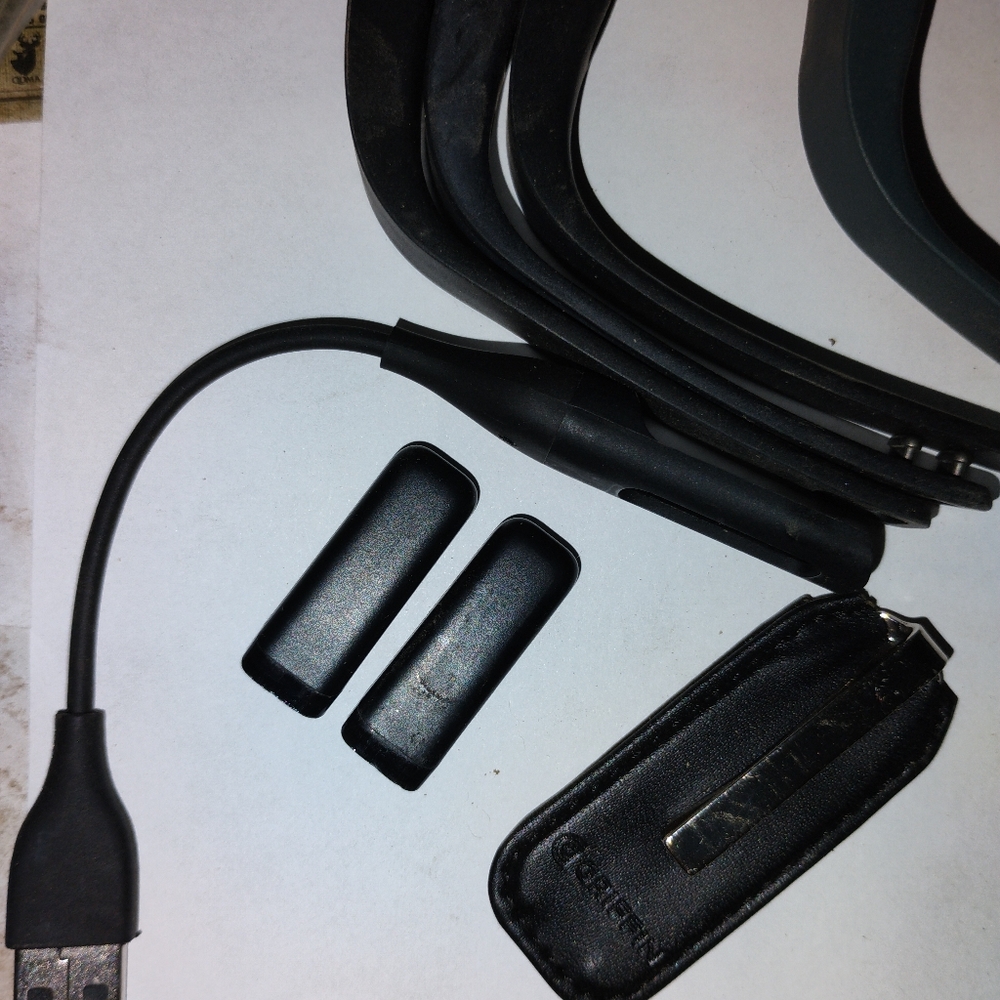 Fitbit Bundle Lot - Picture 2 of 5